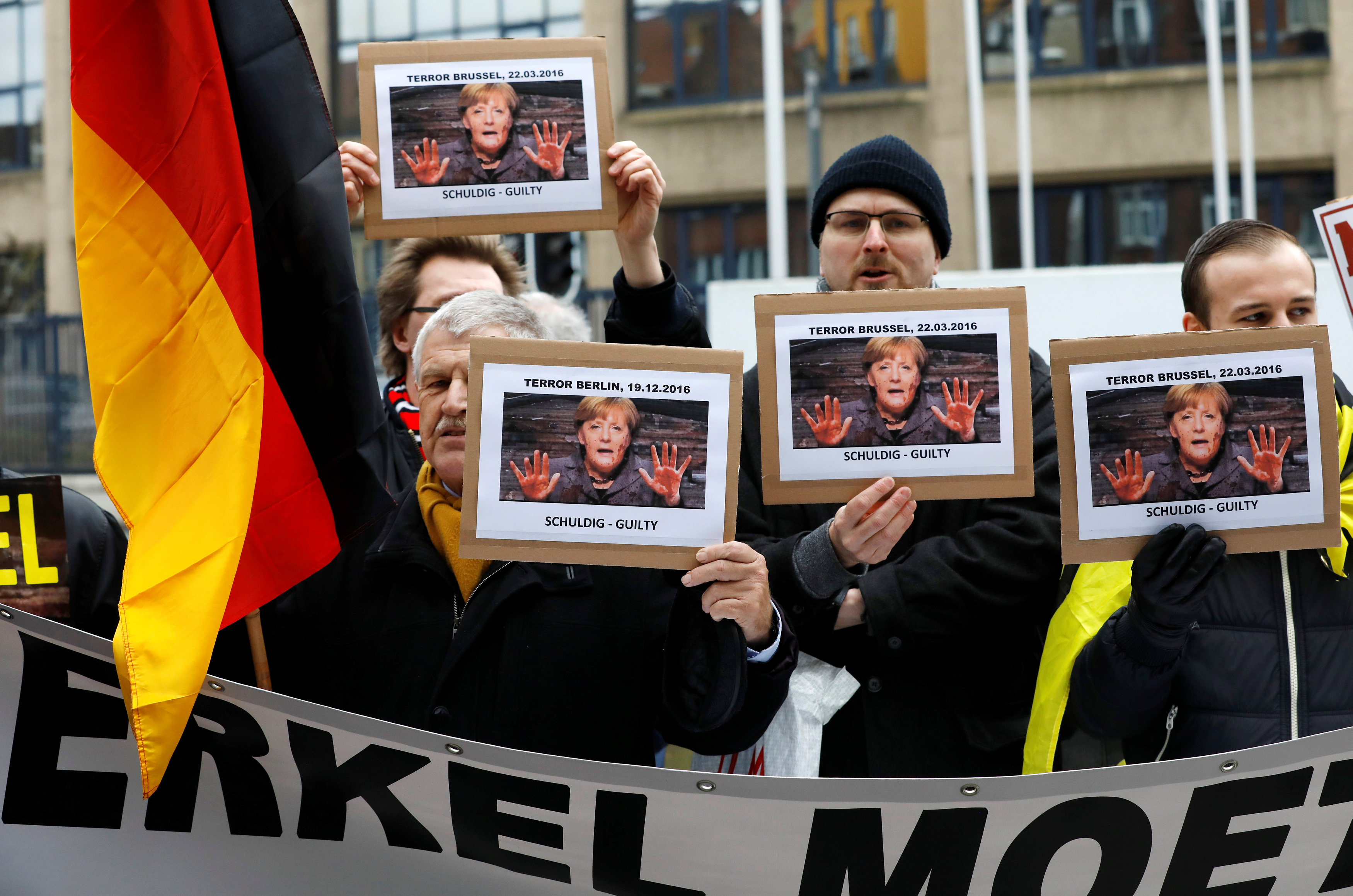 مظاهرة فى بلجيكا ضد المستشار الألمانية انجيلا ميركل