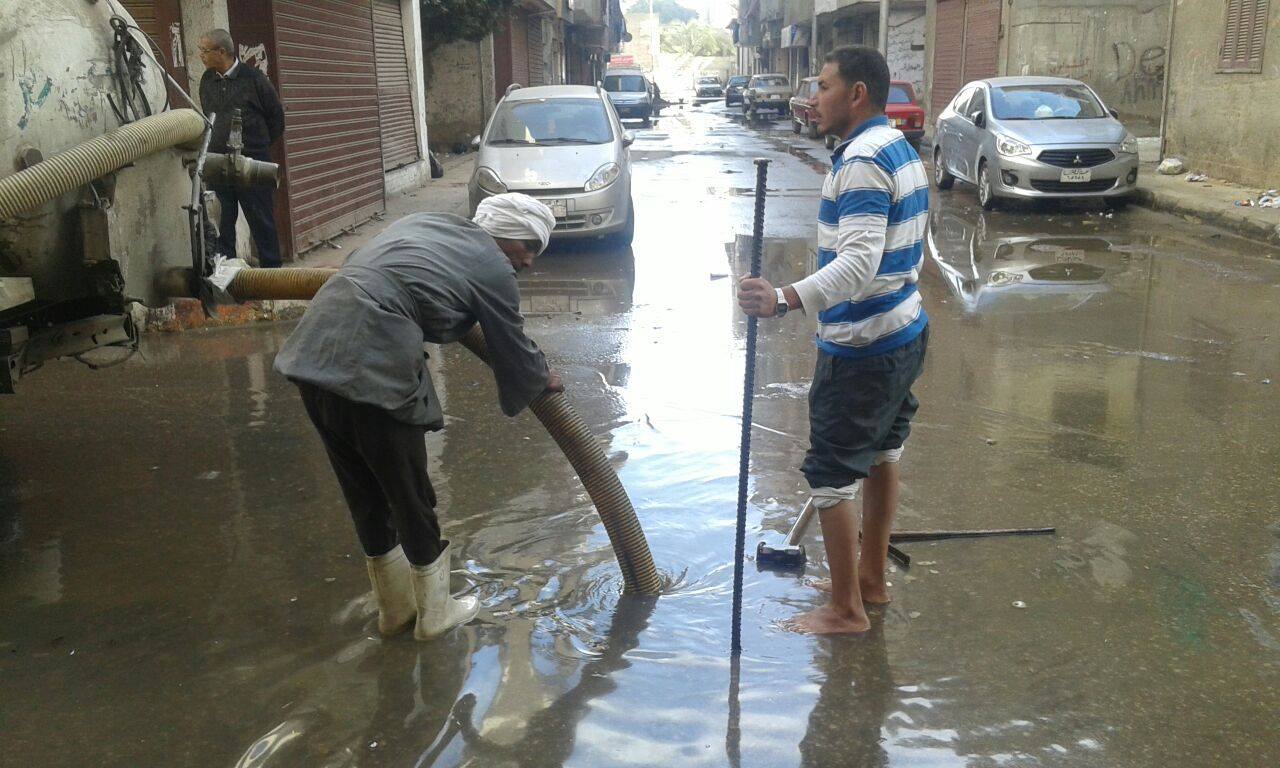 1. عمليات شفط المياه من الشوارع