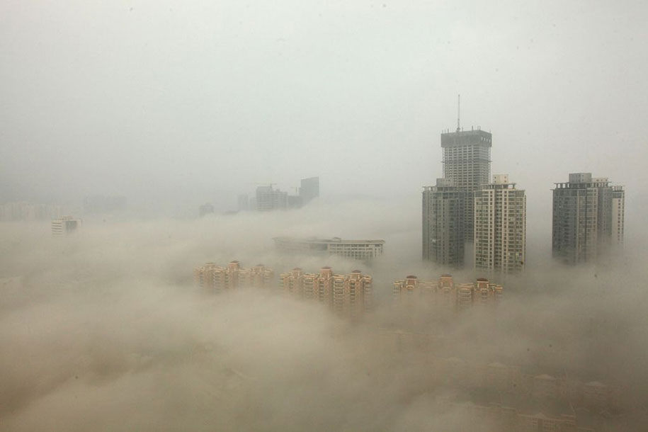 الضباب الدخانى يغطى أنحاء بكين