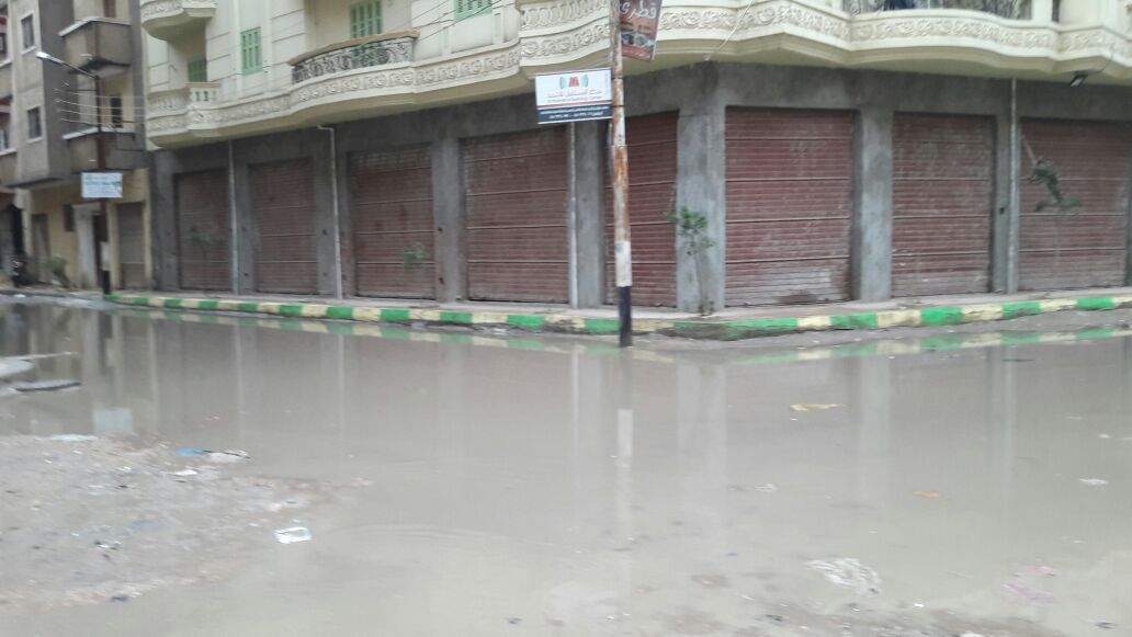 غرق شوارع مدينة دمنهور بالبحيرة فى مياه الأمطار