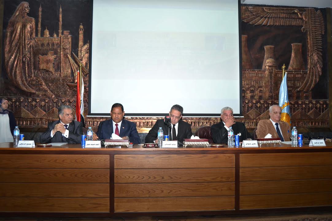 وزير الاثار خلال افتتاحه فعاليات الدورة التدريبية الثانية للأثريين