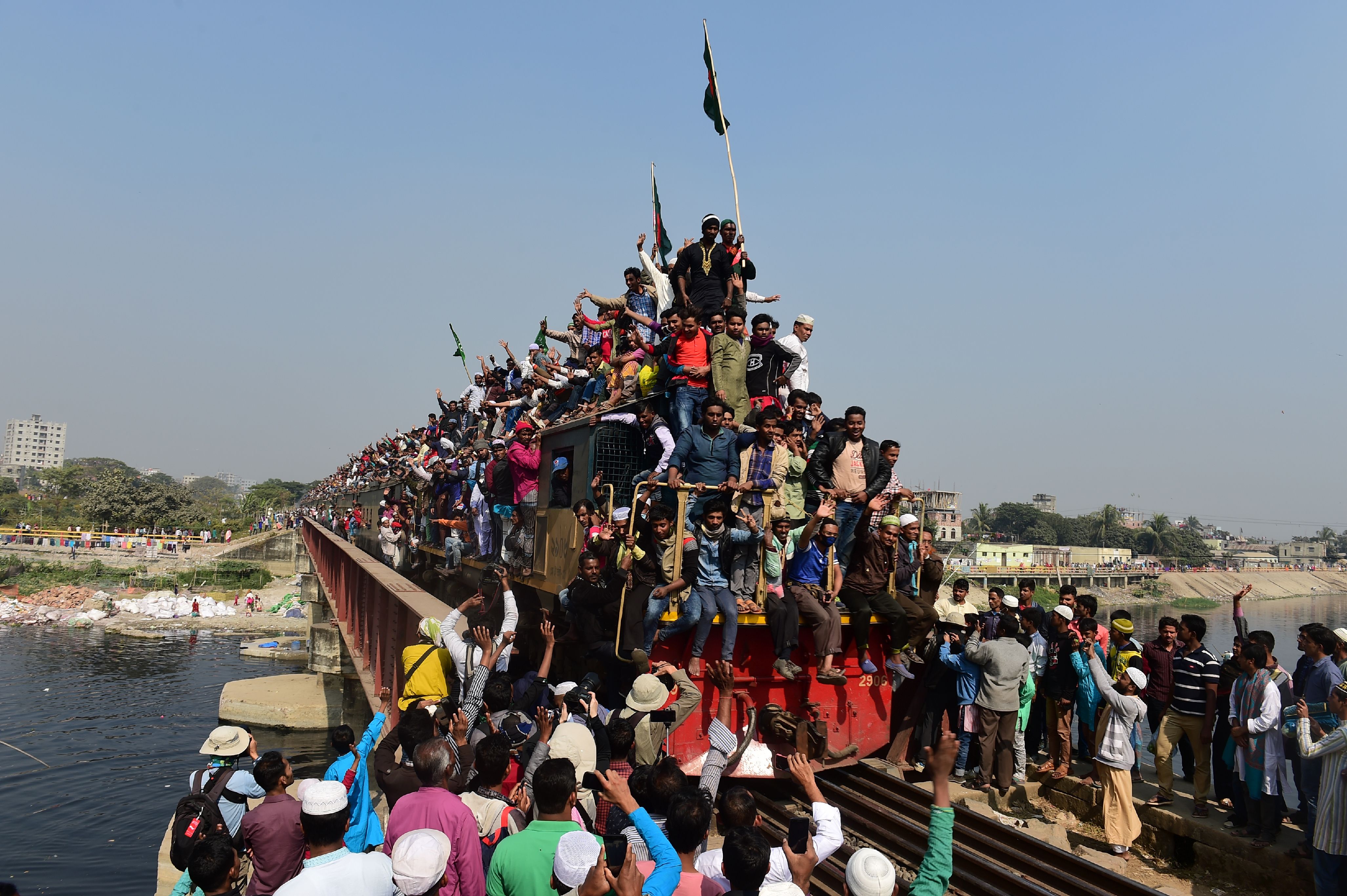 جانب من مغادرة المسلمين بنجلاديش