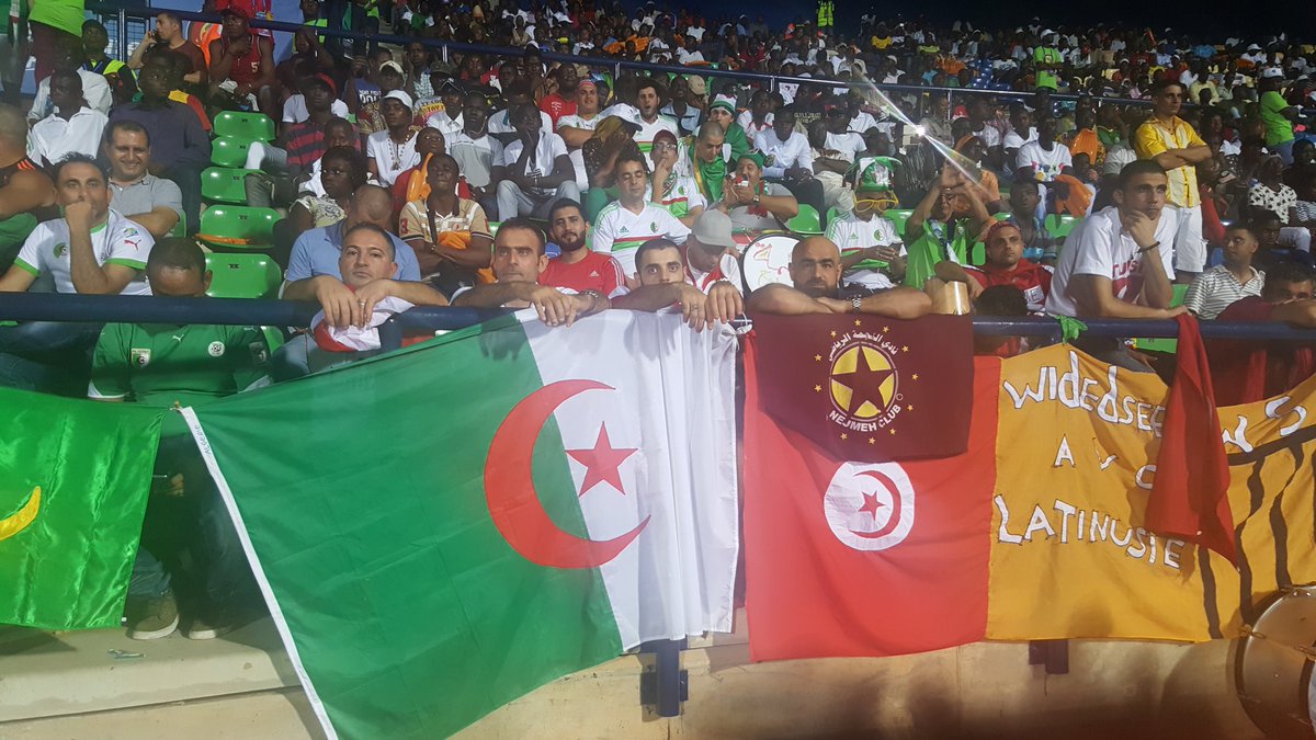 اتحاد جماهير تونس والجزائر فى  مدرجات الجابون