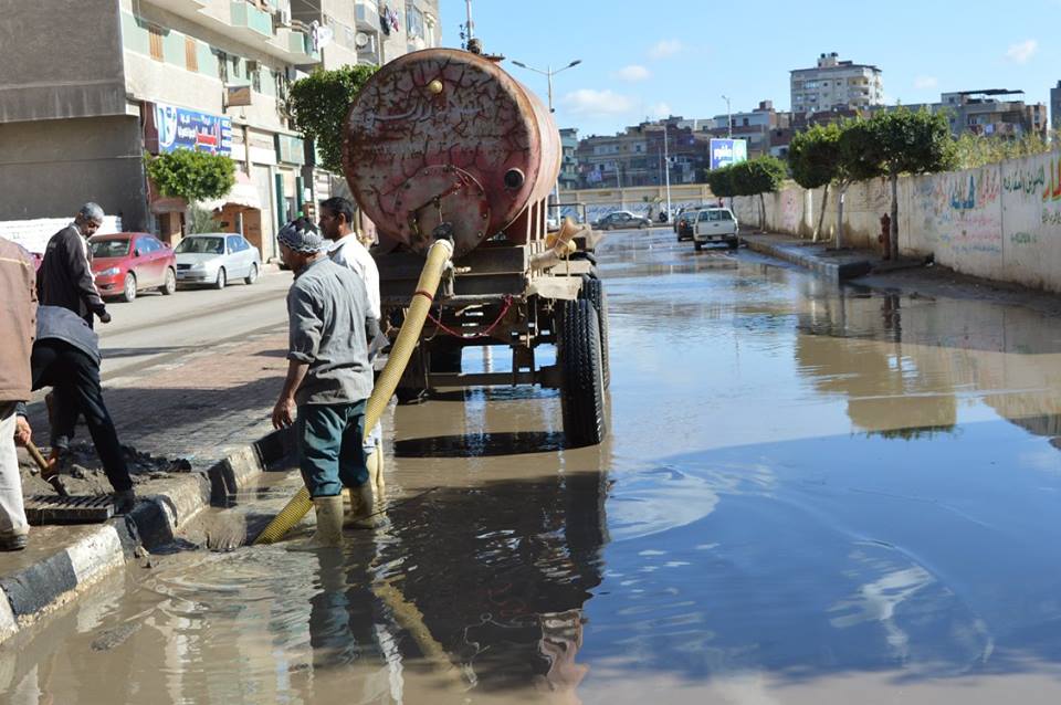 مياه الأمطار تغرق شارع مدينة كفر الشيخ