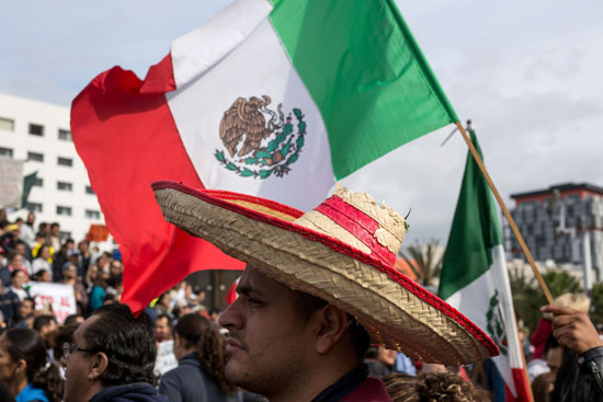 ·       مظاهرات فى المكسيك تطالب باستقالة الرئيس