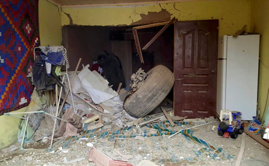 تحطم أحد المنازل بالعاصمة بكشيك فى قيرغزستان أثر سقوط الطائرة التركية