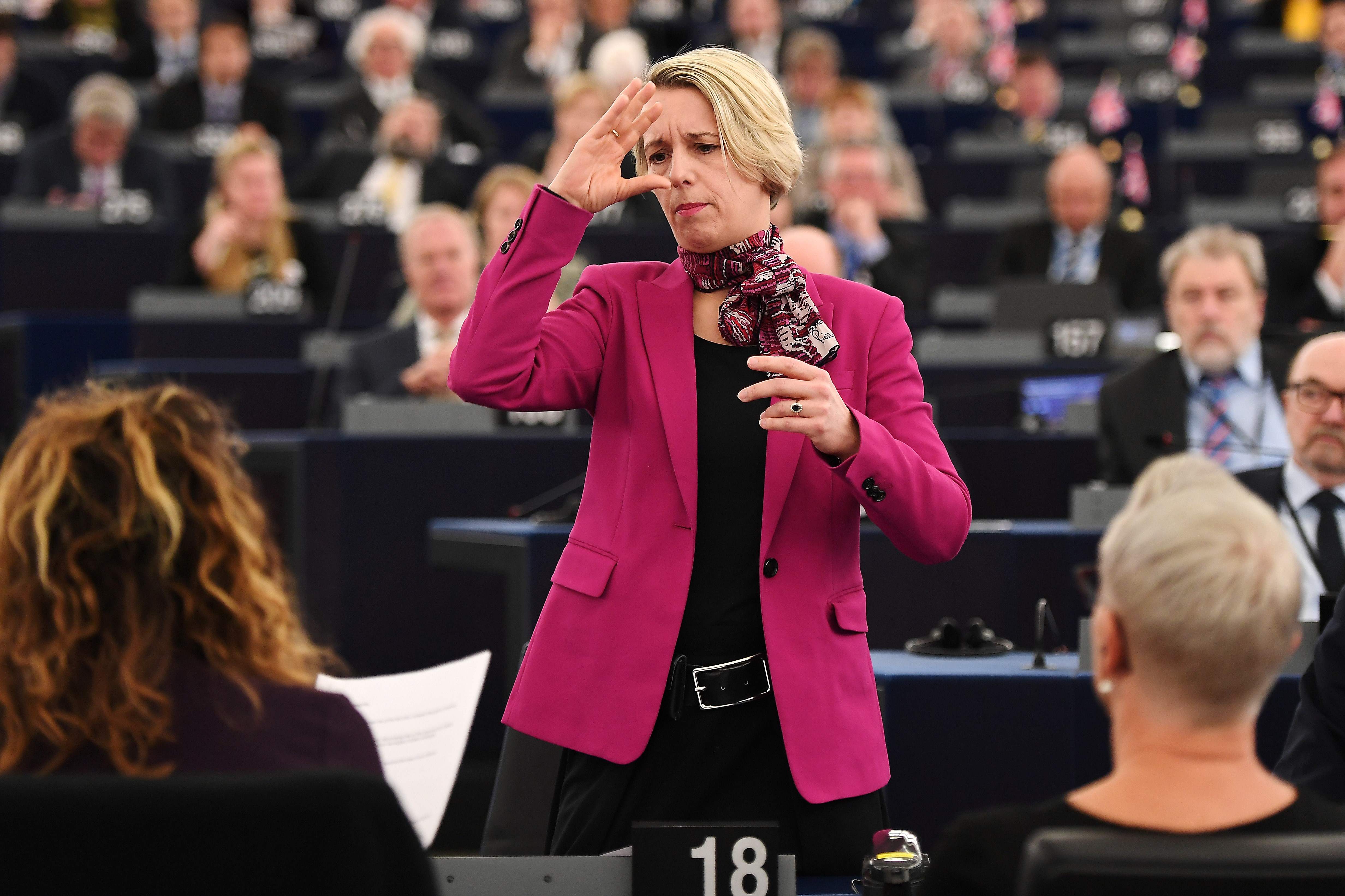 هيلجا ستيفنز تلقى خطابًا خلال الجلسة العامة للبرلمان الأوروبى بمناسبة انتخاب الرئيس الجديد