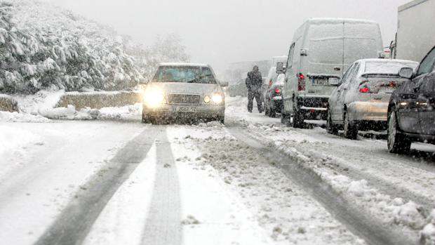           الطرق فى إسبانيا تغطيها الثلوج