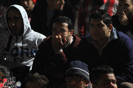 الجماهير المصرية تشاهد مباراة المنتخب الوطنى أمام مالى بمركز شباب الجزيرة (18)
