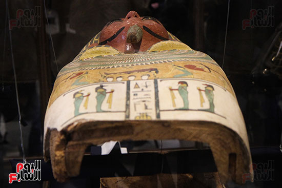 تابوت خشبى معروض بالمتحف المصرى بالتحرير
