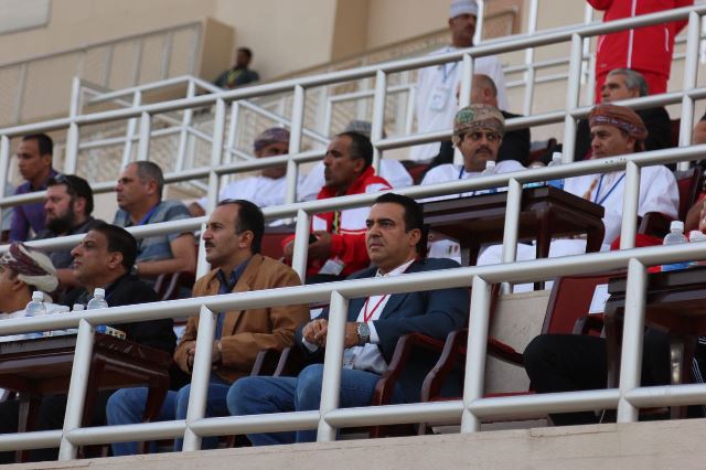 صورة 4 مسئولو الرياضة في عمان داخل المدرجات