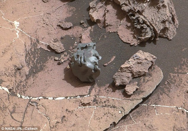 الصخرة الموجودة على سطح كوكب المريخ