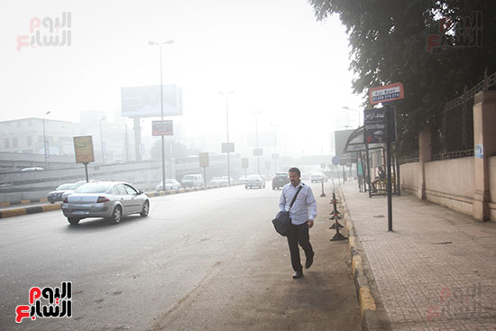 الشبورة تغطى سماء القاهرة