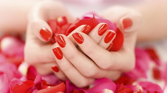 3566_header_image_Difference.between.gel.nail.polish.and.regular.laquer.Fustany.Main.Image