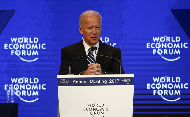 جو بايدن، نائب رئيس الولايات المتحدة يحضر الاجتماع السنوي للمنتدى الاقتصادي العالمي (دافوس) في دافوس