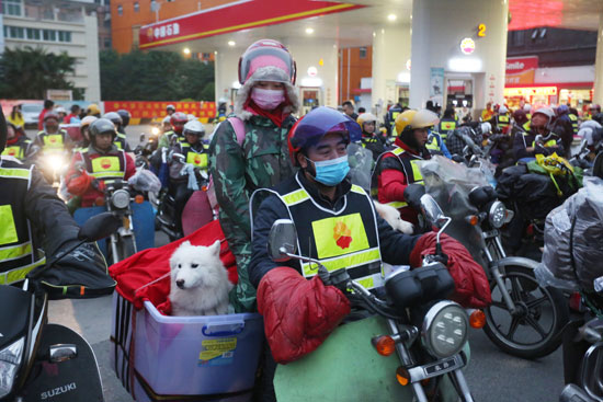 العمال المغتربون عائدون إلى قراهم للاحتفال برأس السنة الصينية