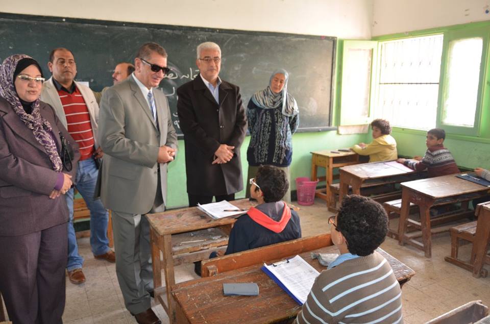 محافظ كفر الشيخ يتابع لجان الامتحانات 