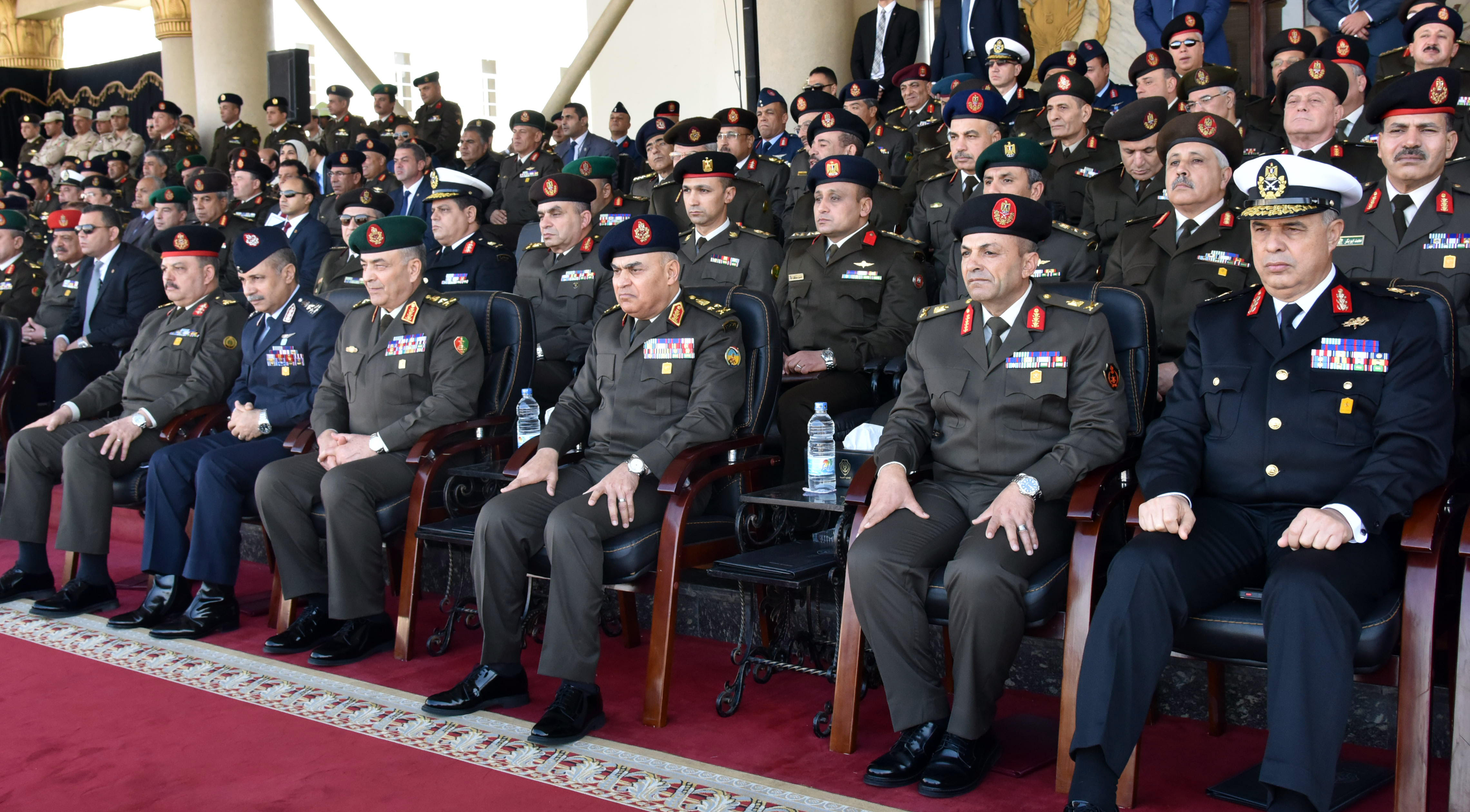 وزير الدفاع يشهد الاحتفال بانتهاء فترة الإعداد لطلاب الكليات العسكرية (4)