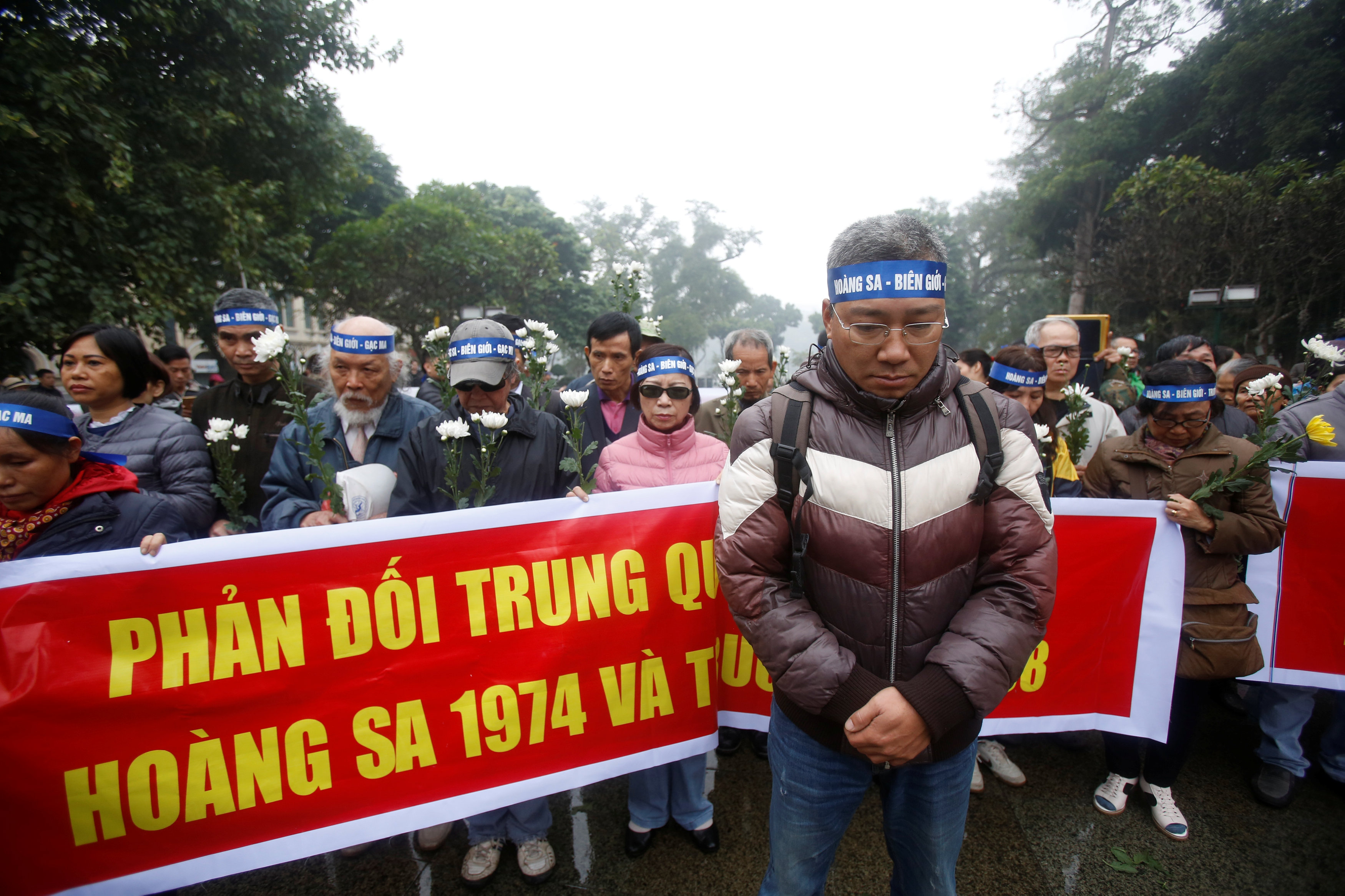 تظاهر فيتناميون بهانوى لإحياء ذكرى سنوية بشأن نزاع بحر الصين الجنوبى