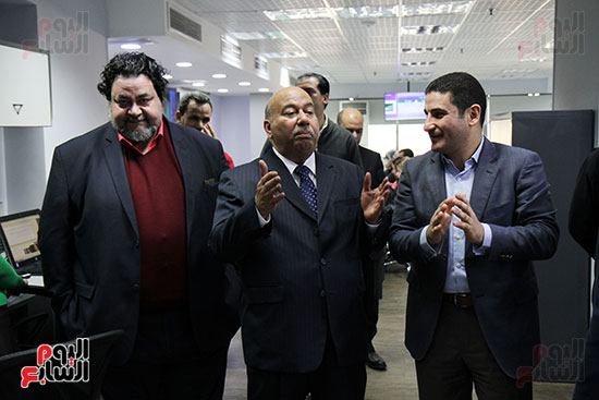        السفير محمد صالح الذويخ والخبير الإعلامى أحمد عبد الرحمن والزميل يوسف أيوب رئيس التحرير التنفيذى