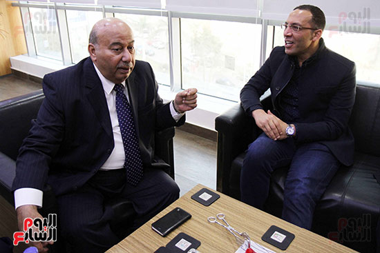            الكاتب الصحفى خالد صلاح، والسفير محمد صالح الذويخ سفير دولة الكويت لدى القاهرة