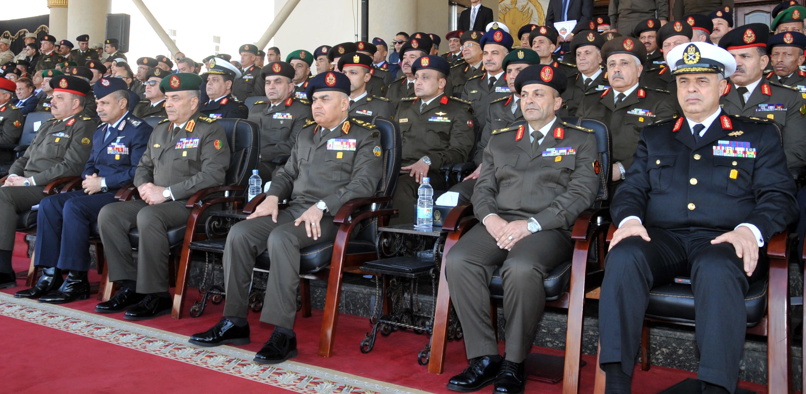 وزير الدفاع يشهد الاحتفال بانتهاء فترة الإعداد لطلاب الكليات العسكرية (1)