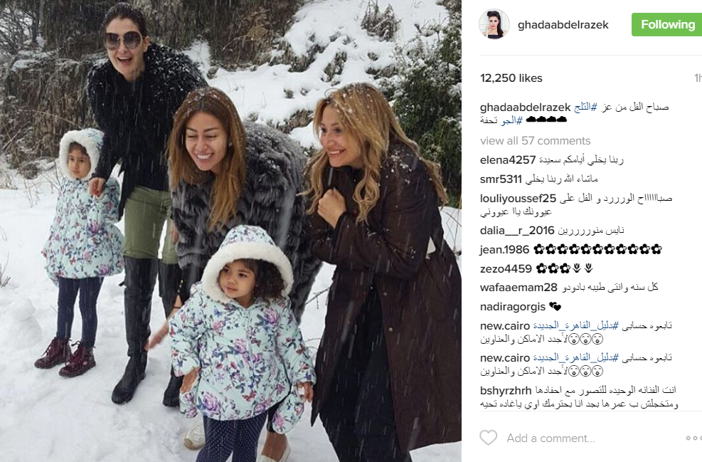 غادة عبد الرازق تحتفل بالعام الجديد على ثلوج  بيروت مع ابنتها وحفيدتها