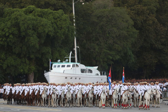 الجيش الكوبى يكرم الزعيم الراحل فيدل كاسترو فى عيد الثورة 