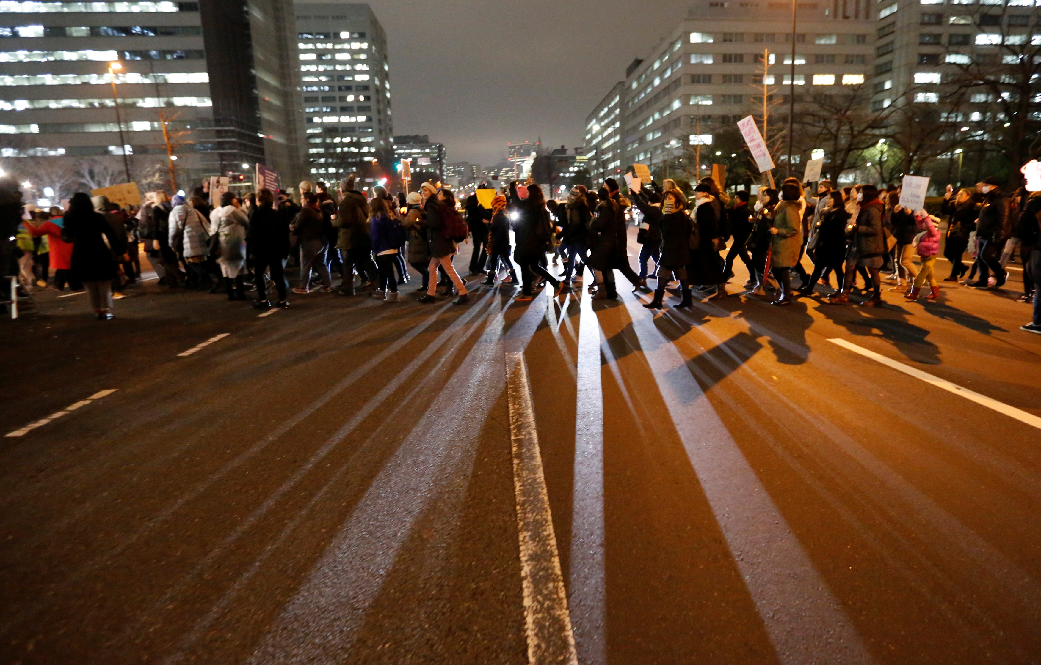 مسيرة حاشدة ضد دونالد ترامب فى العاصمة اليابانية طوكيو
