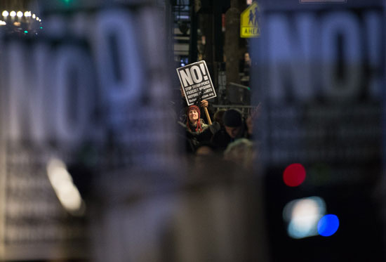مظاهرات حاشدة فى نيويورك ضد تولى ترامب الرئاسة