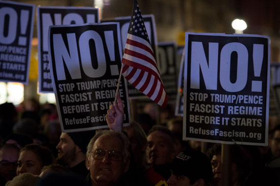 مظاهرات فى الولايات المتحدة ضد تولى ترامب الرئاسة الأمريكية
