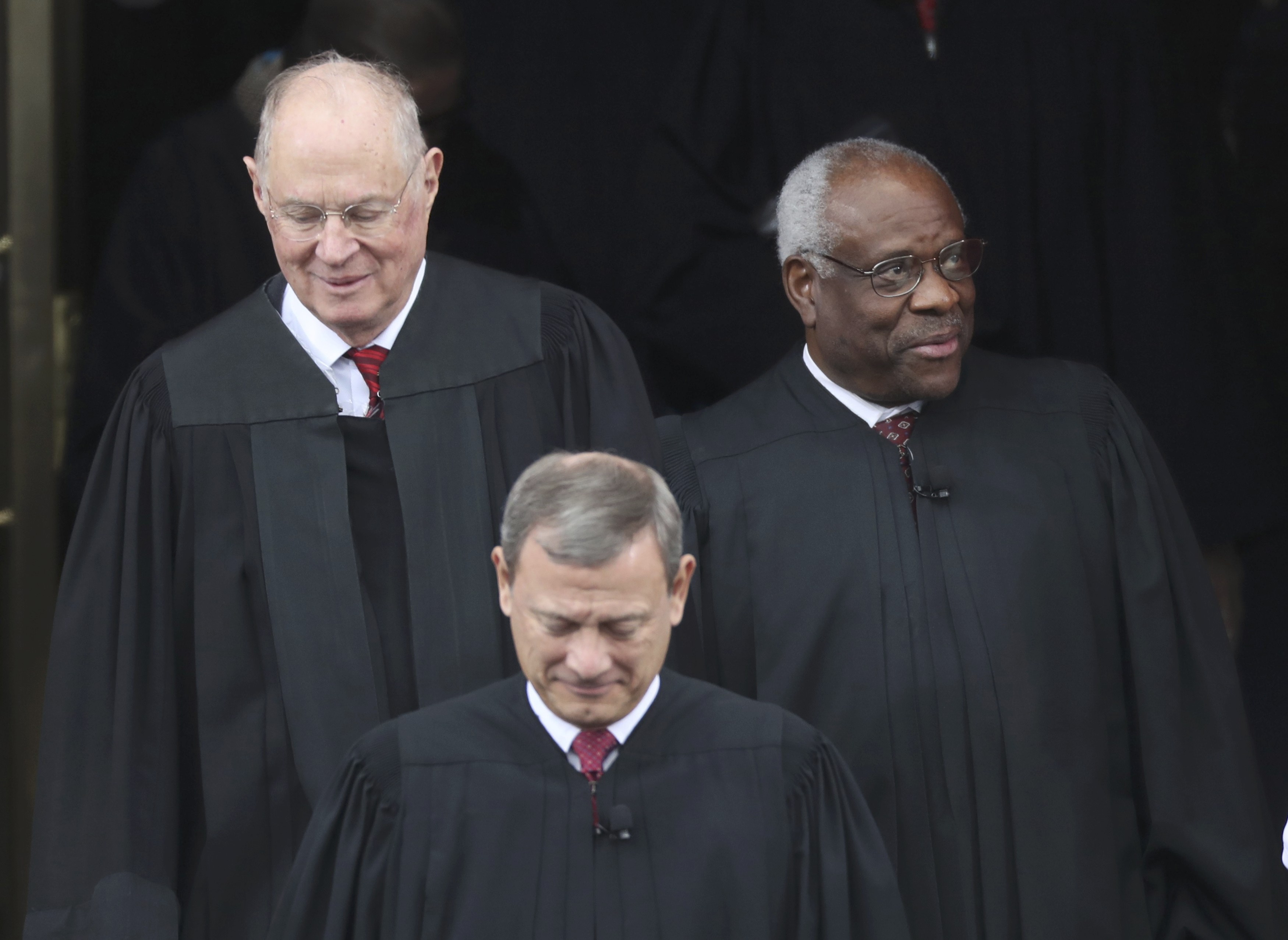قضاة المحكمة العليا بالولايات المتحدة يصلون مقر حفل تنصيب دونالد ترامب