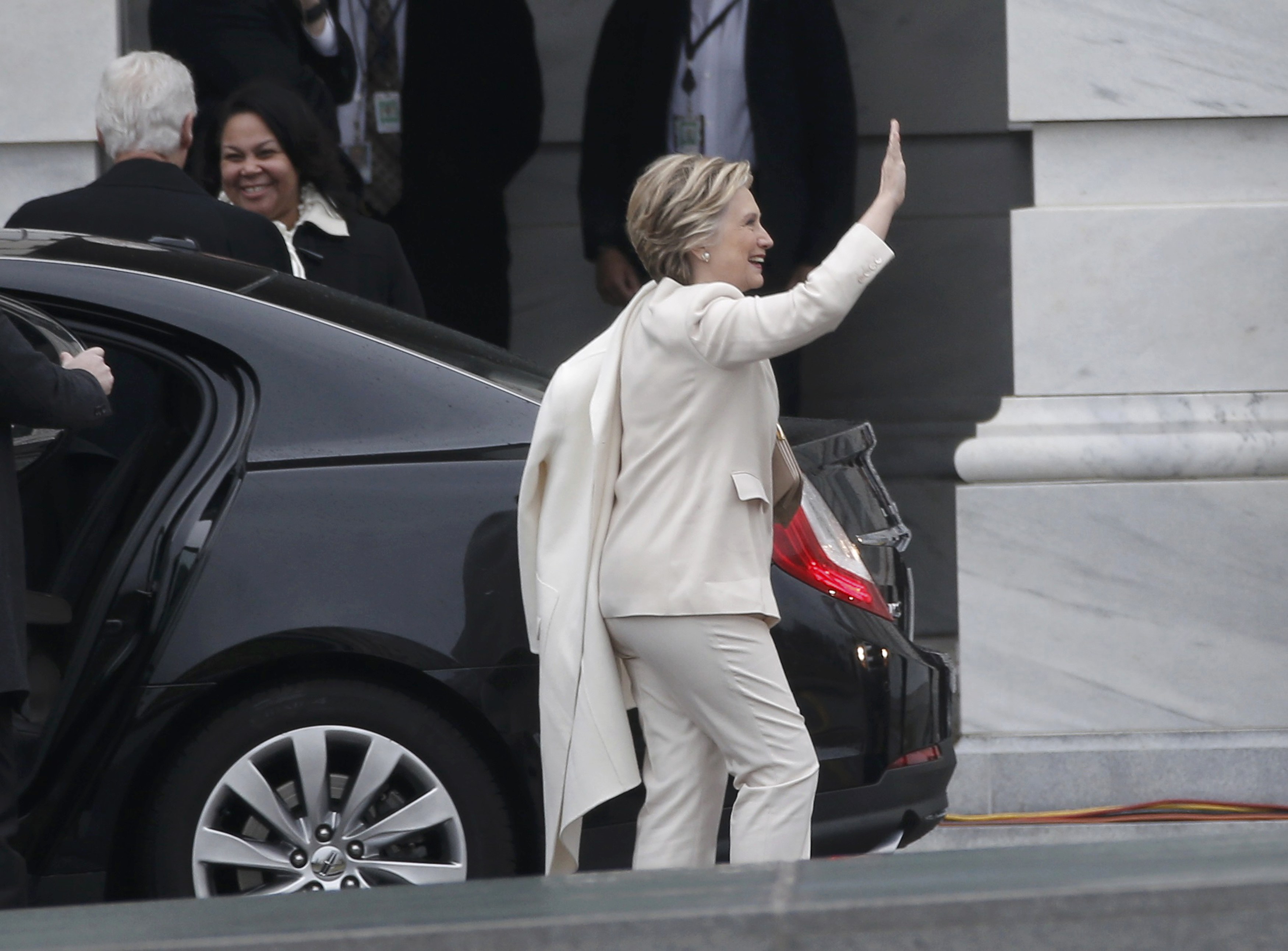 لحظة وصول هيلارى كلينتون إلى مقر تنصيب دونالد ترامب فى واشنطن