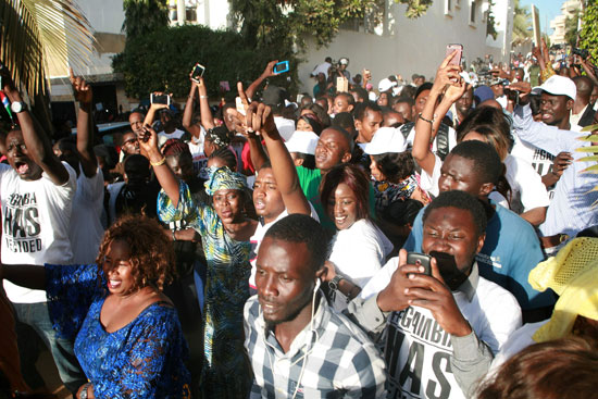 مسيرات احتفاليه فى جامبيا احتفالا بالرئيس الجديد