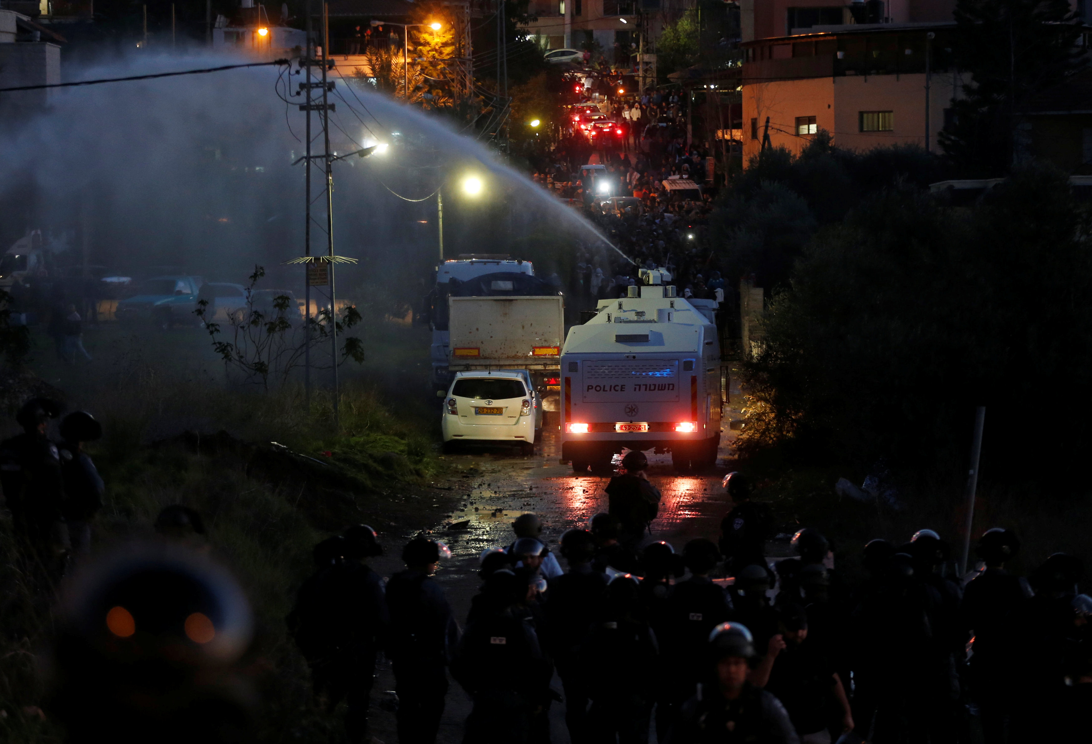 اشتباكات بين المتظاهرين والقوات الإسرائيلية