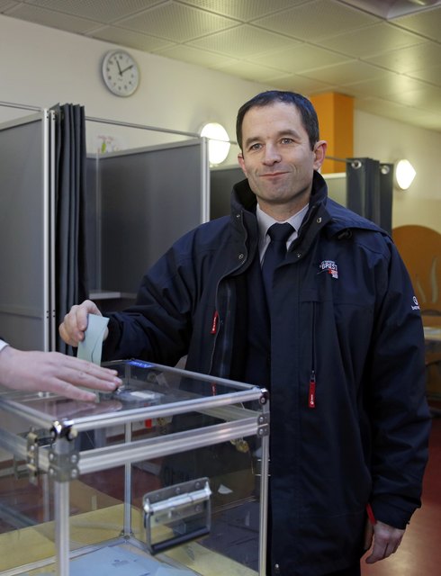 المرشح بونوا امون في الجولة الأولى من الانتخابات التمهيدية الرئاسية اليسار الفرنسي