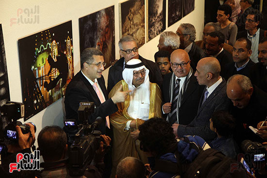 خالد سرور يفتتح ملتقى القاهرة عاصمة الصورة الفوتوغرافية بمشاركة 12 دولة عربية            (23)