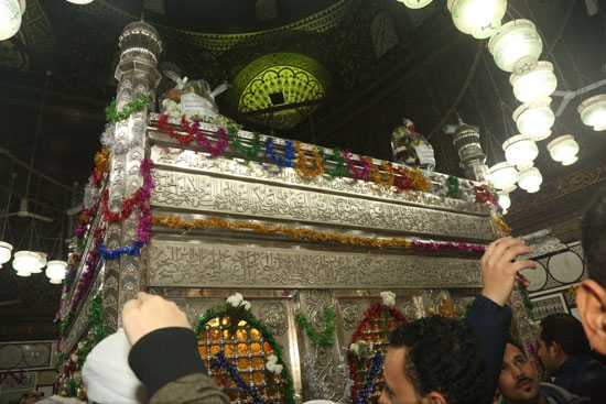 احتفالات بمسجد الحسين (11)