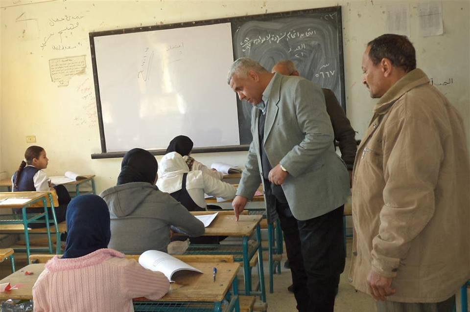 رئيس مدينة الزينية يتابع سير الامتحانات