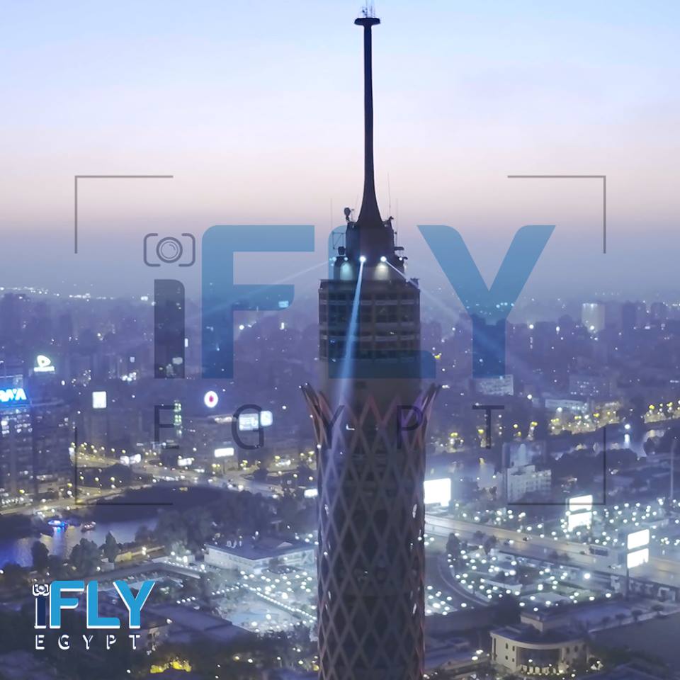 شركة أى فلاى المتخصصة فى التصوير من الطائرات تلتقط لقطة لبرج القاهرة