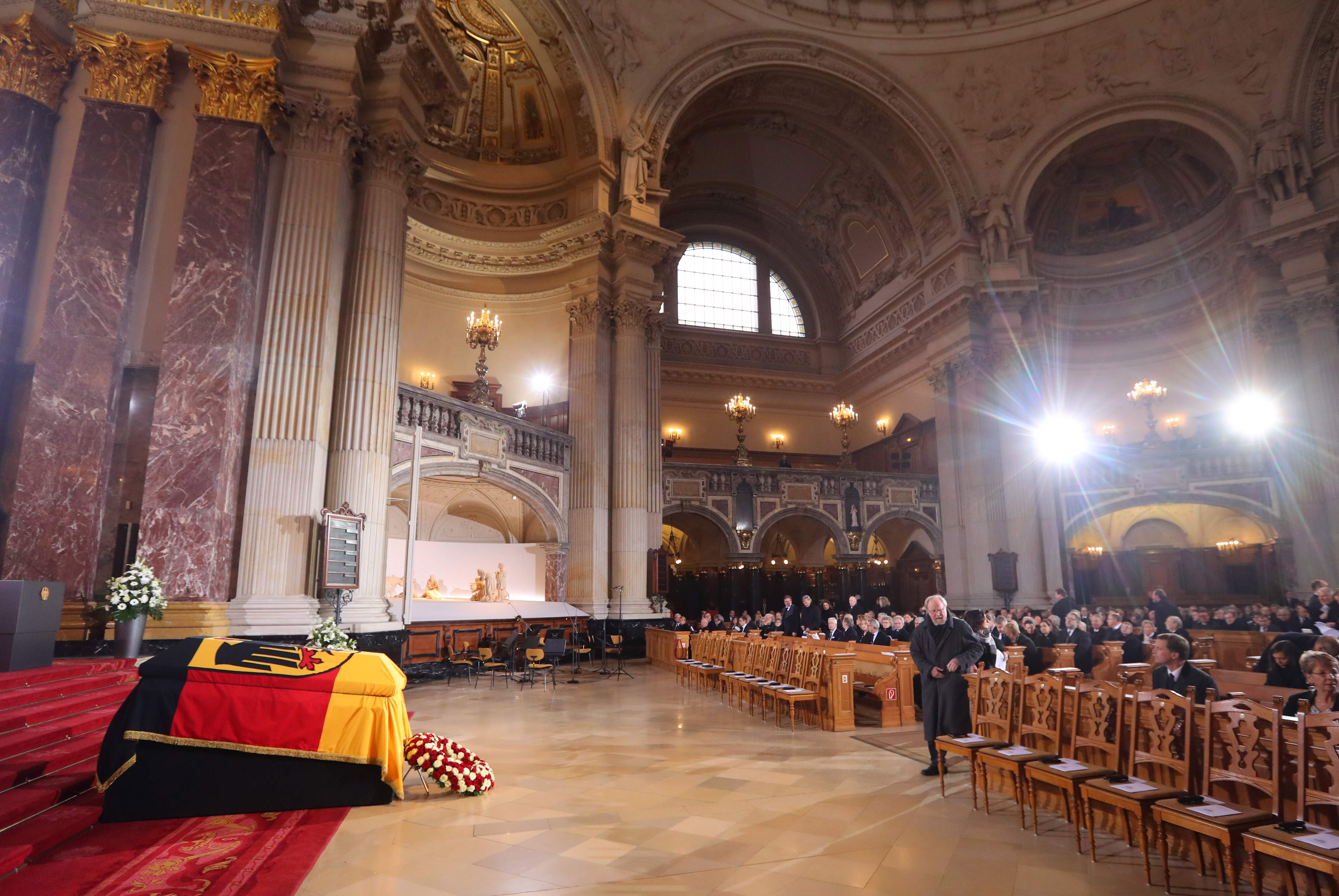مراسم الجنازة الرسمية للرئيس الألمانى الأسبق فى كاتدرائية برلين