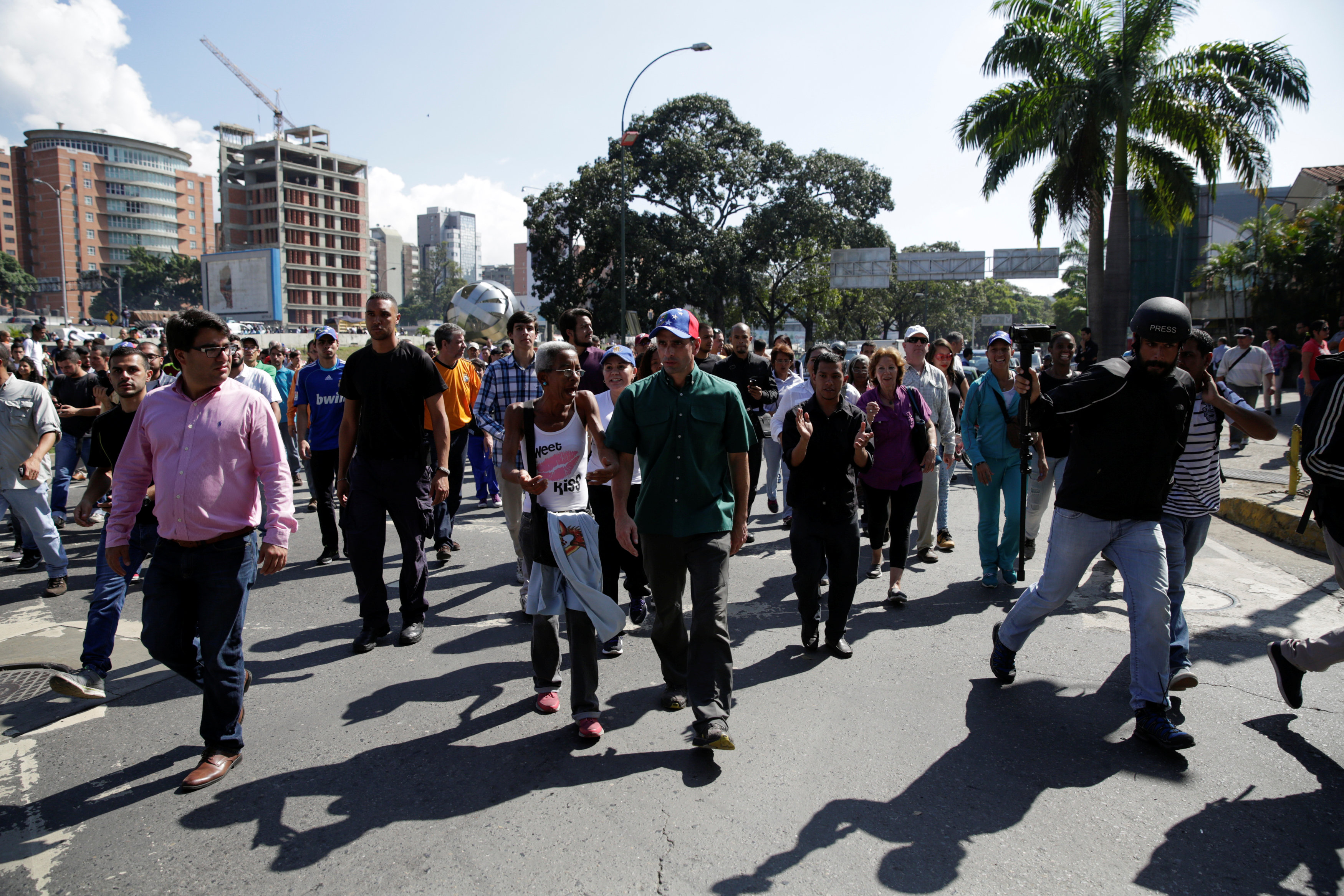 مظاهرات حاشدة للمعارضة بفنزويلا للمطالبة بإجراء انتخابات رئاسية مبكرة