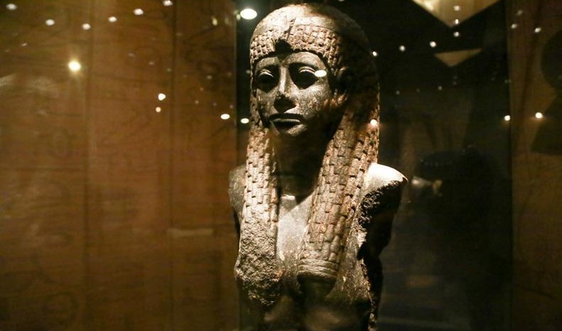 تمثال فرعونى