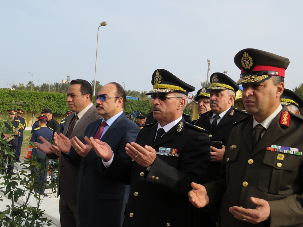 مدير أمن الإسكندرية يضع إكليل الزهور على النصب التذكارى لشهداء الشرطة (12)
