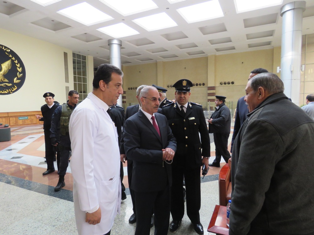1- مدير أمن الإسكندرية داخل مستشفى الشرطة