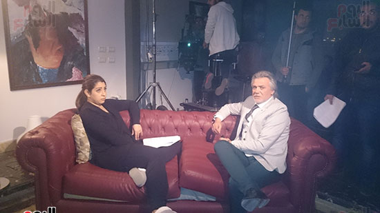 أيتن عامر وناصر سيف فى مسلسل فوبيا أثناء الاستعداد لتصوير أحد المشاهد