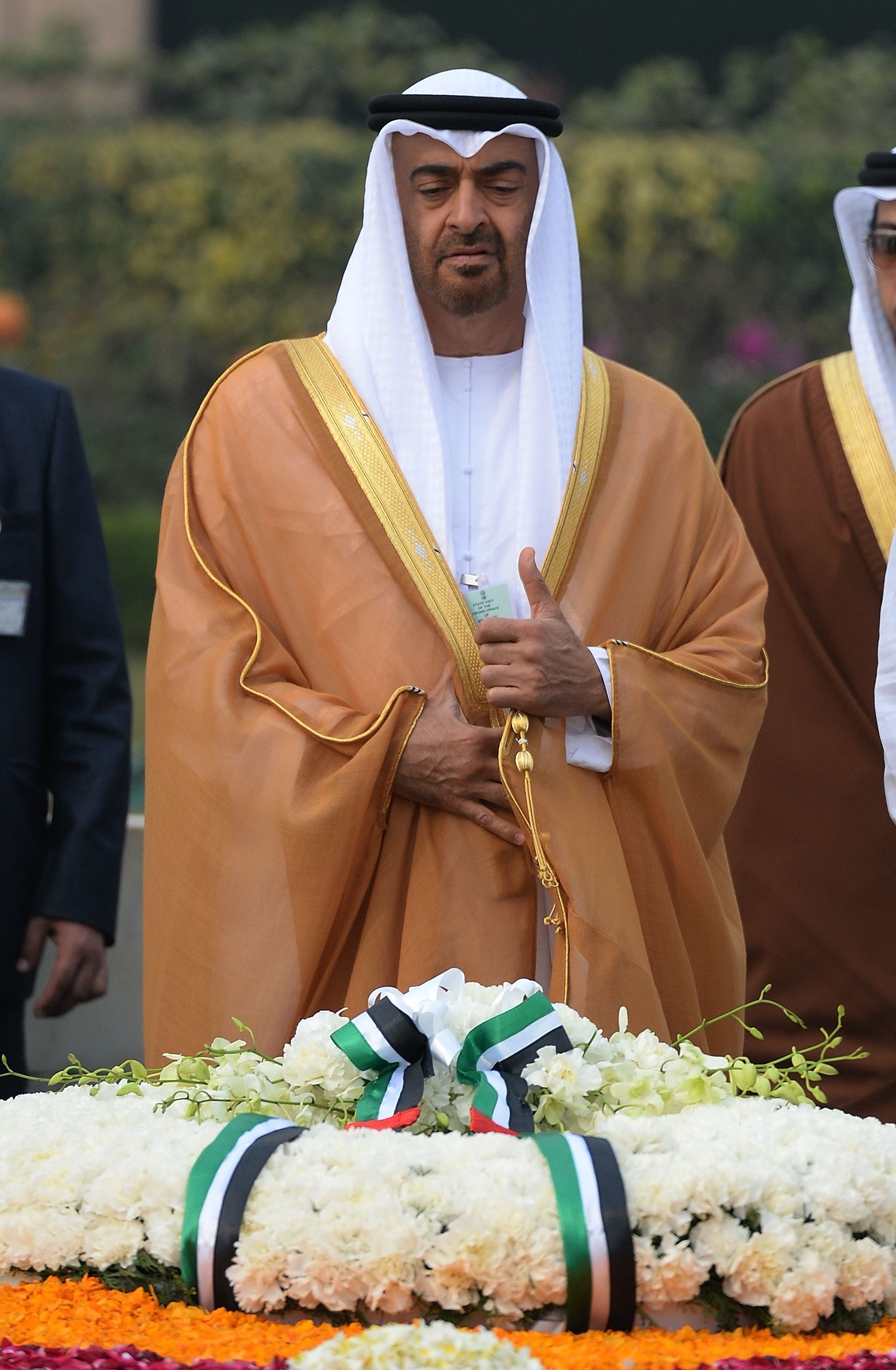 محمد بن زايد عند ضريح غاندى محمد بن زايد عند ضريح غاندى