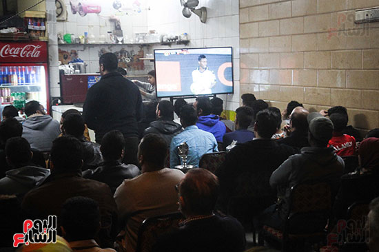 المصريون يتابعون مباراة المنتخب الوطنى وغانا على المقاهى (1)