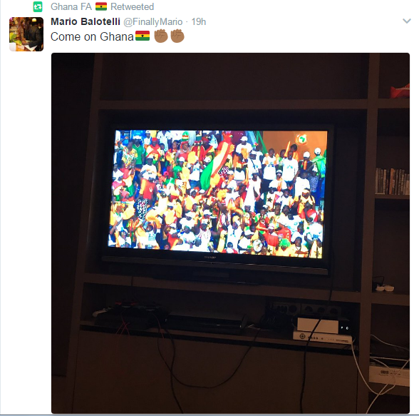 بالوتيلى يدعم غانا على تويتر