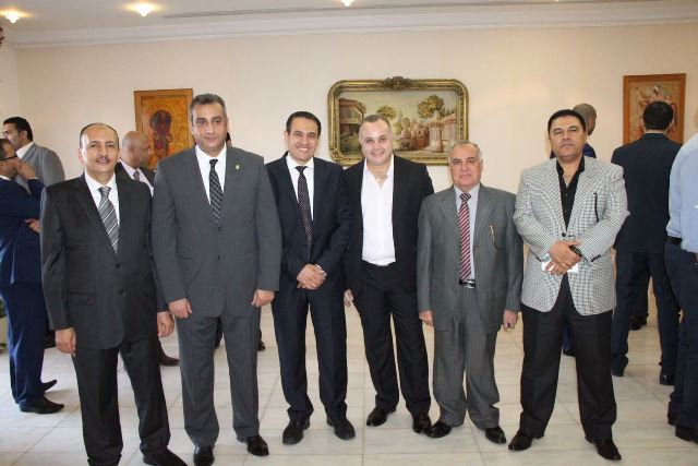 جانب من رموز الجالية مع المستشار طارق نبيل والمستشار عزت عبدالنبي